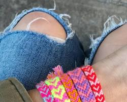 how to make a bracelet out of yarn
